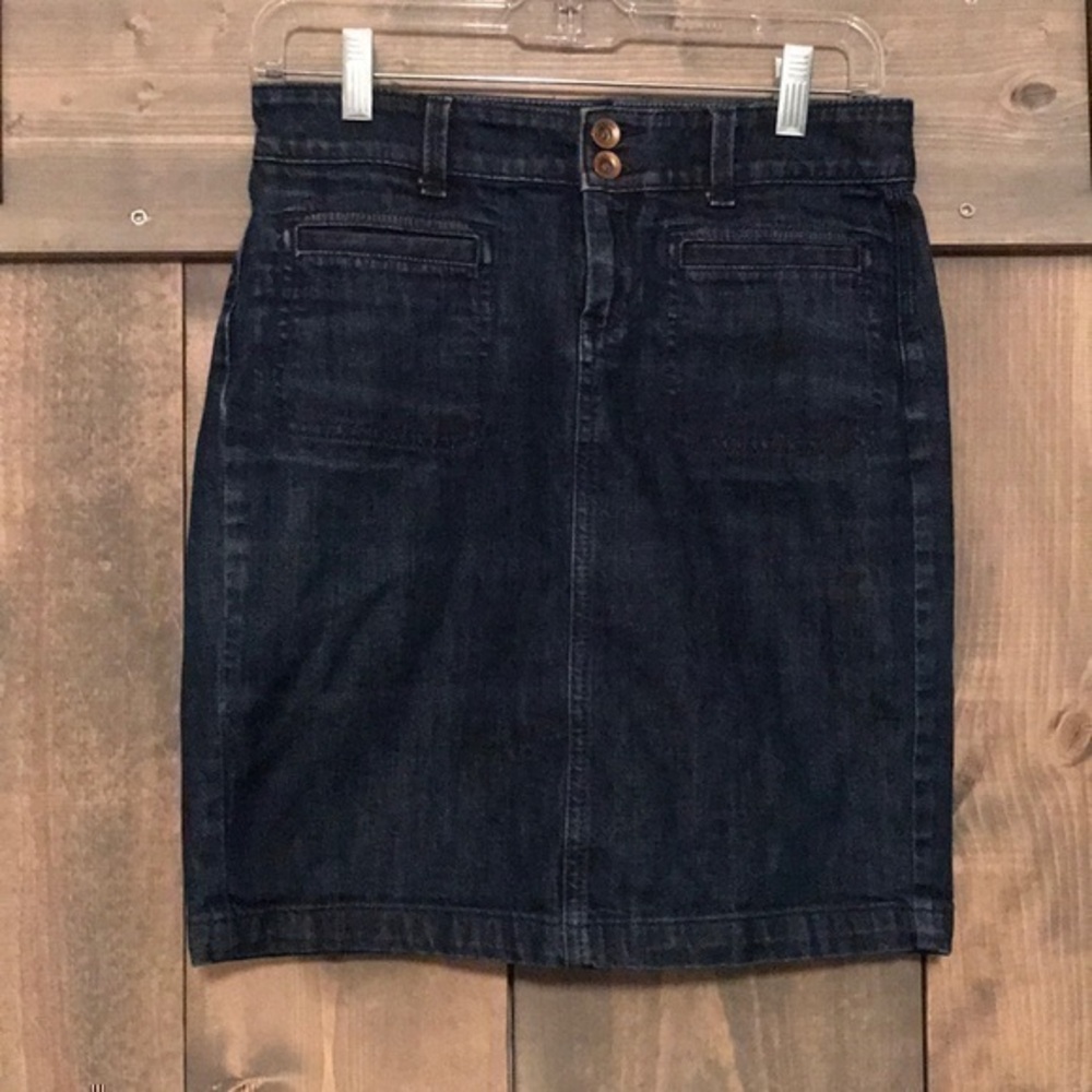 Banana Republic dark denim jean pencil skirt 25R